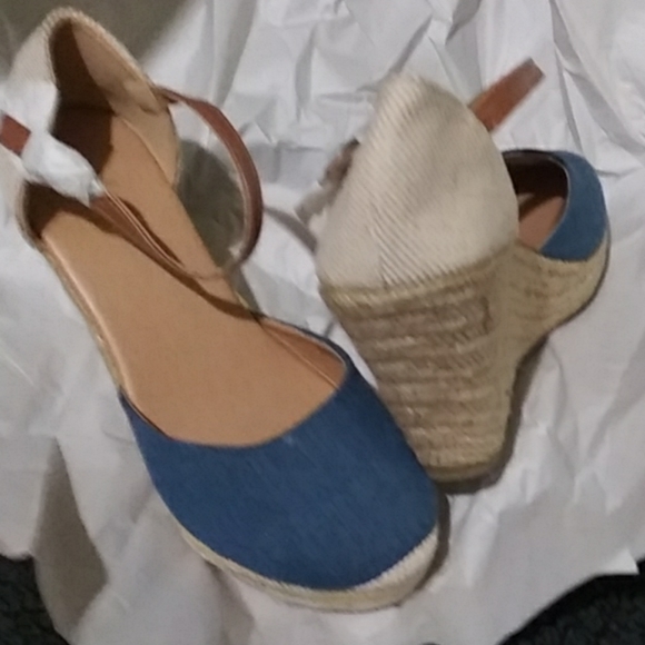 Shoes - Picture 3 of 3